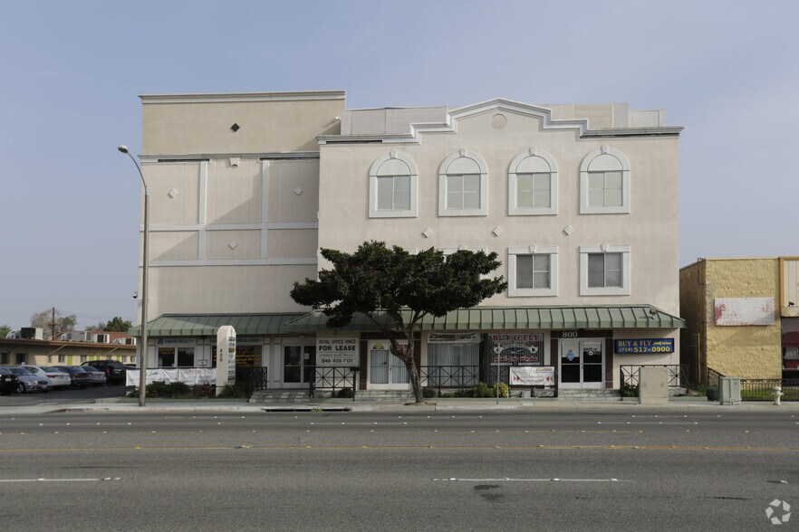 800 S Brookhurst St, Anaheim, CA à louer - Photo de l’immeuble – Image 1 sur 2