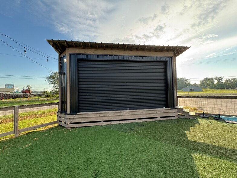 6223 W Roundbunch Rd, Orange, TX à vendre - Photo de l’immeuble – Image 3 sur 26
