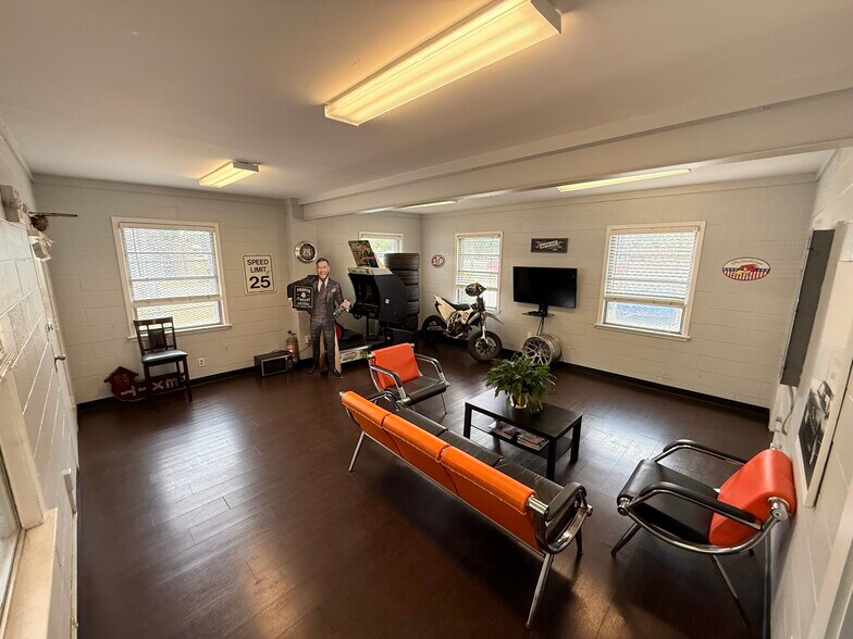 5028 Augusta Rd, Savannah, GA à vendre - Photo de l’immeuble – Image 2 sur 8