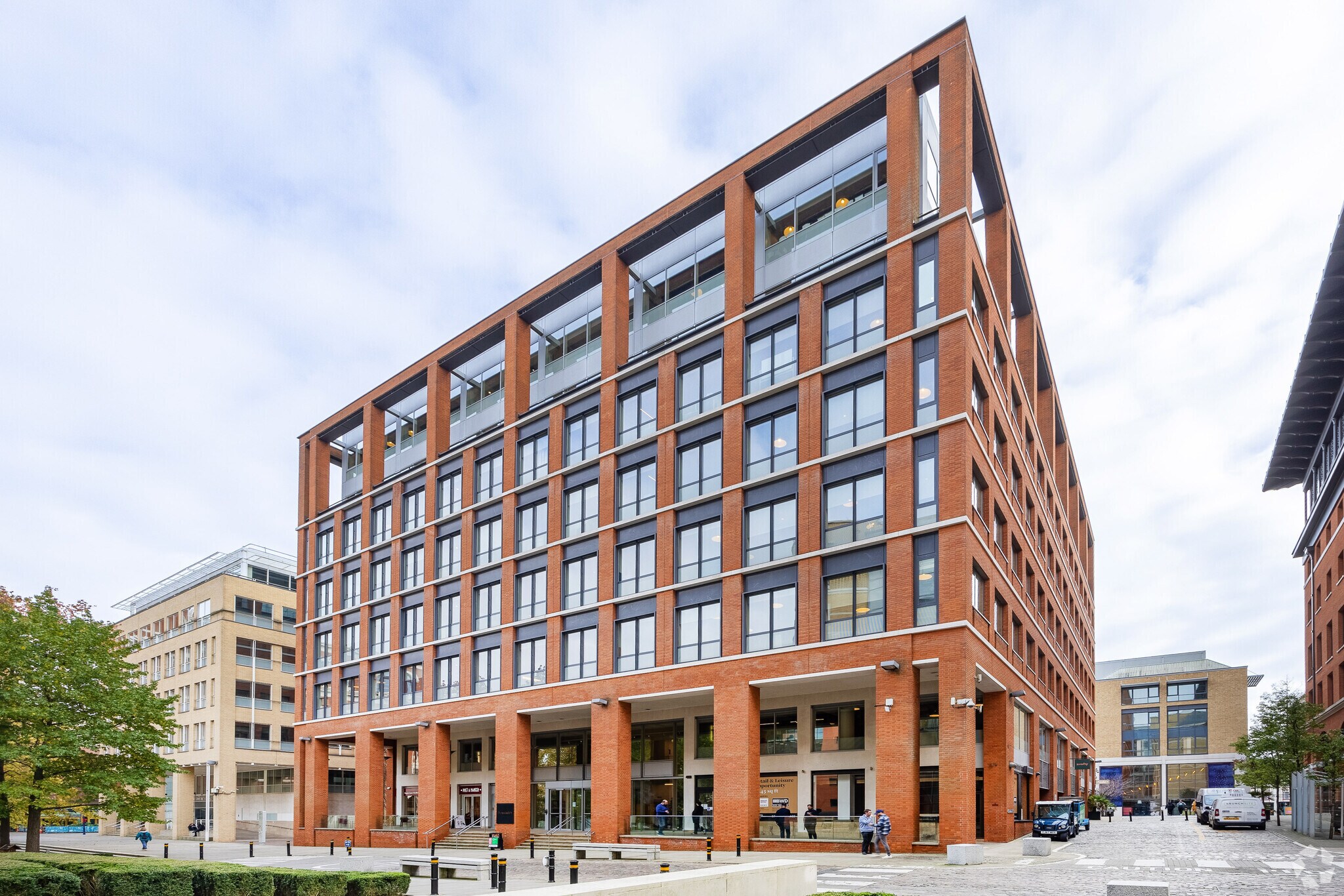 6 Brindley Pl, Birmingham à louer Photo de l’immeuble– Image 1 sur 4