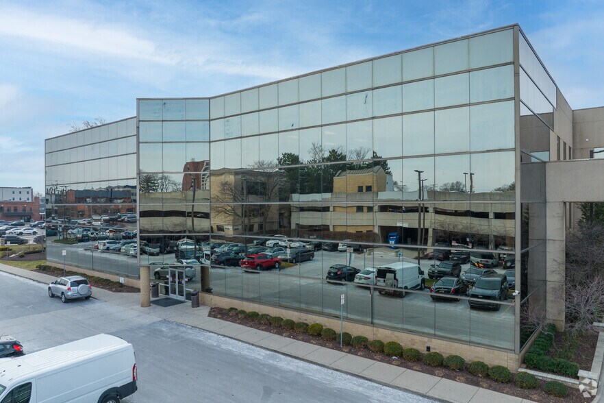 835 Mason St, Dearborn, MI à louer - Photo de l’immeuble – Image 2 sur 10