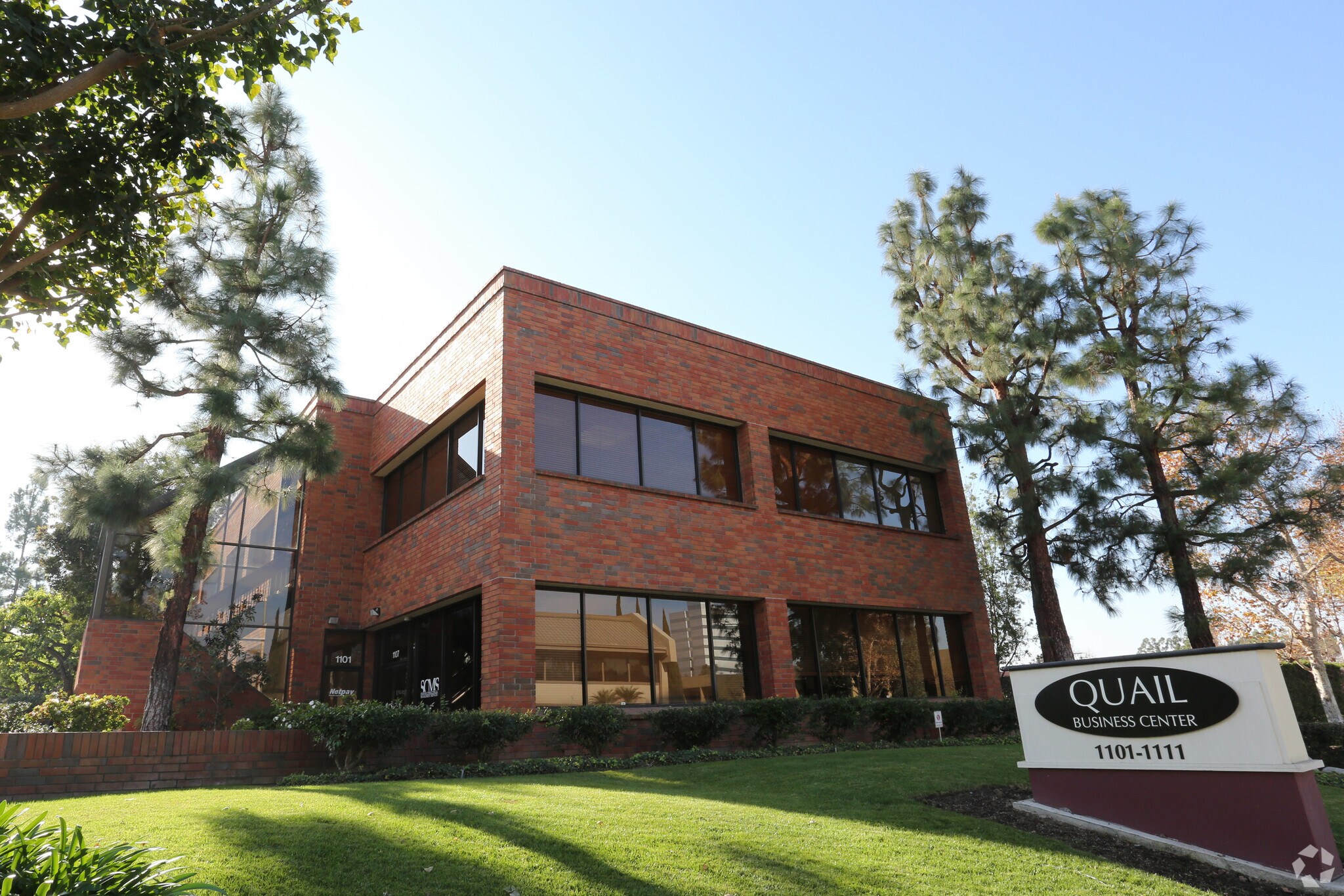 1101-1111 Quail St, Newport Beach, CA à vendre Photo de l’immeuble– Image 1 sur 7