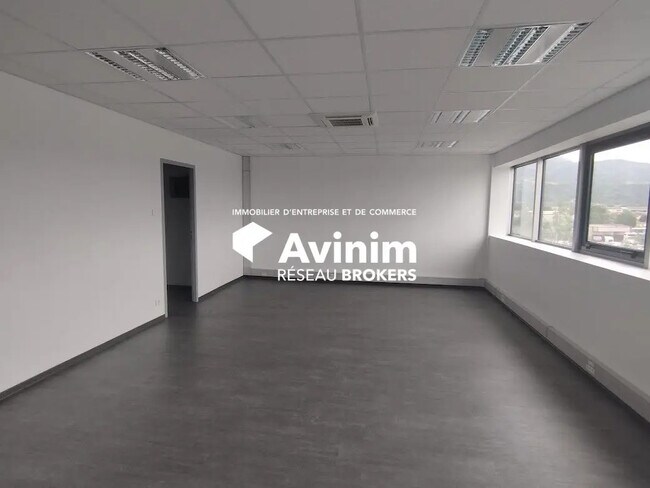 Plus de détails pour Bureau à louer