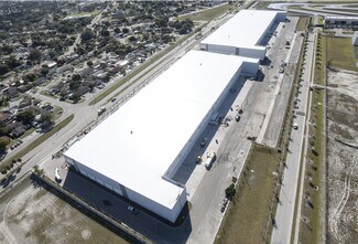 Plus de détails pour NW 37th Ave, Opa Locka, FL - Industriel/Logistique à louer