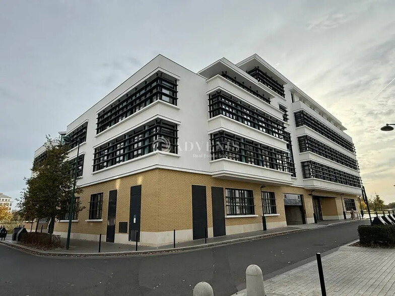 Bureau dans Chessy à louer - Photo de l’immeuble – Image 2 sur 5