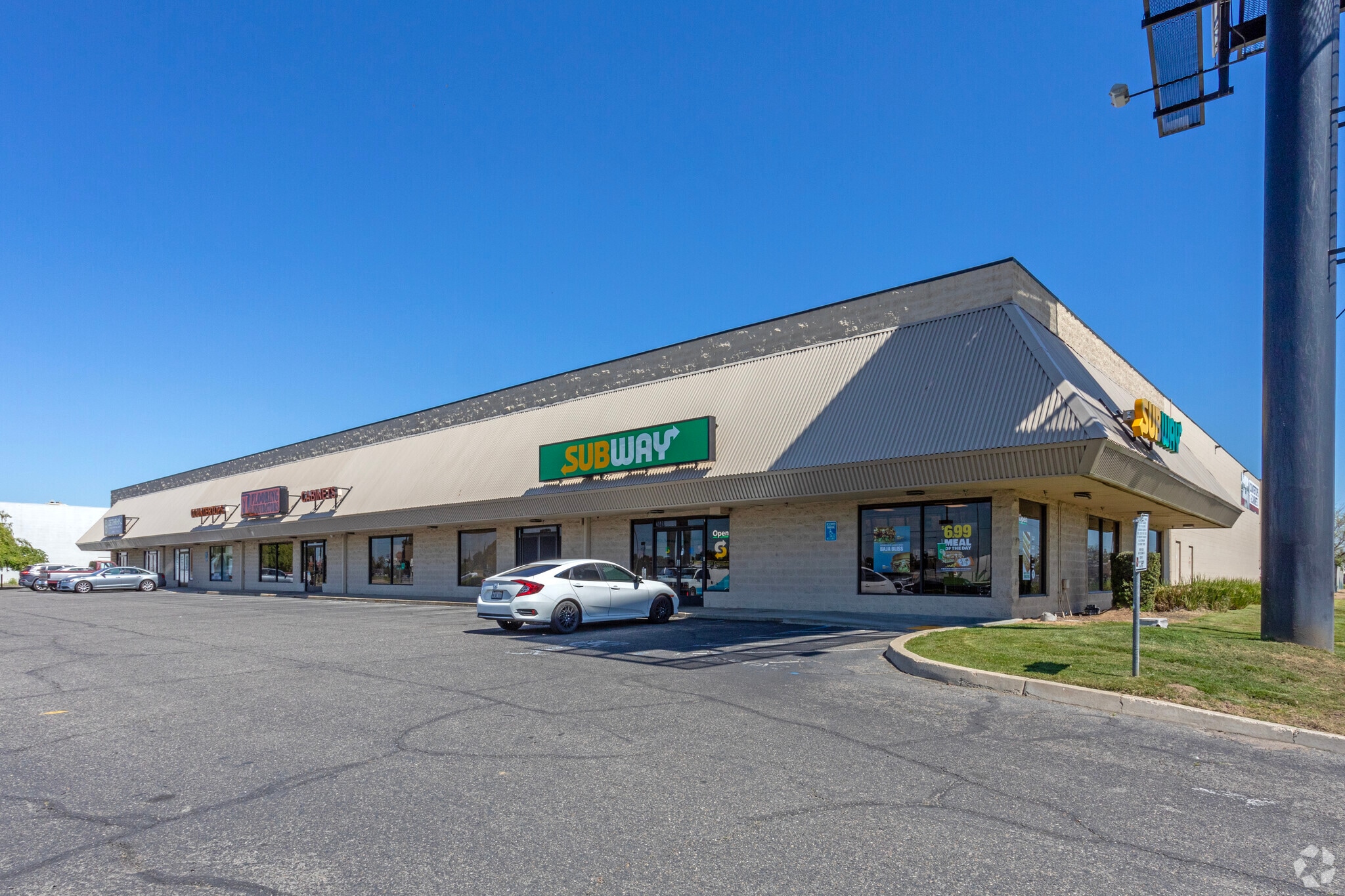 2448-2452 N Clovis Ave, Fresno, CA à vendre Photo principale– Image 1 sur 9
