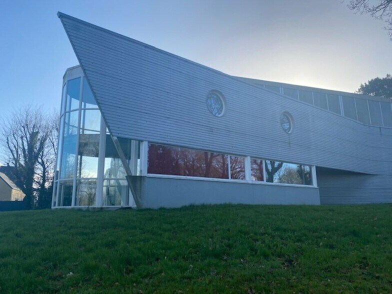 Local d'activités dans Plourin-lès-Morlaix à vendre - Photo de l’immeuble – Image 2 sur 12