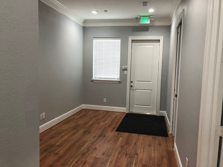 18510 Green Land Way, Houston, TX à louer - Photo intérieure – Image 2 sur 56