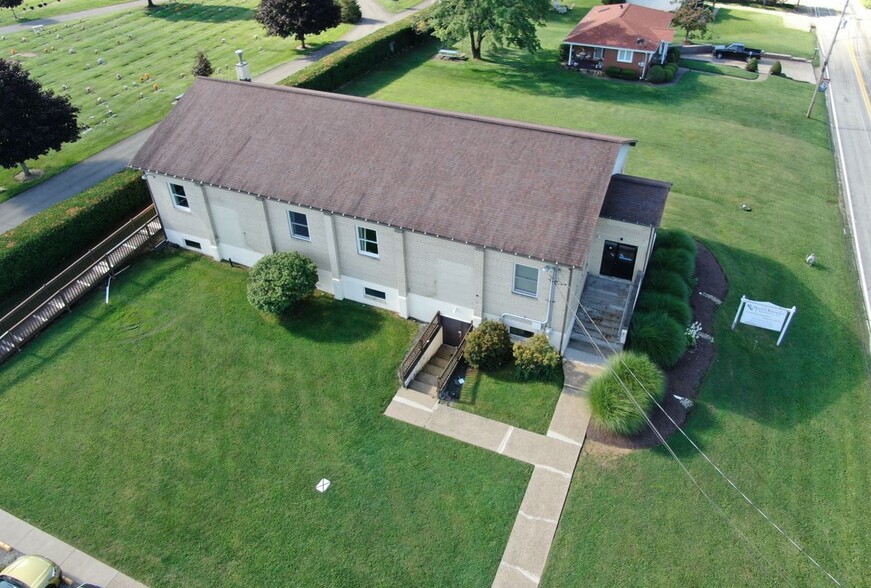 443 Athena Dr, Delmont, PA à vendre - Photo de l’immeuble – Image 2 sur 27