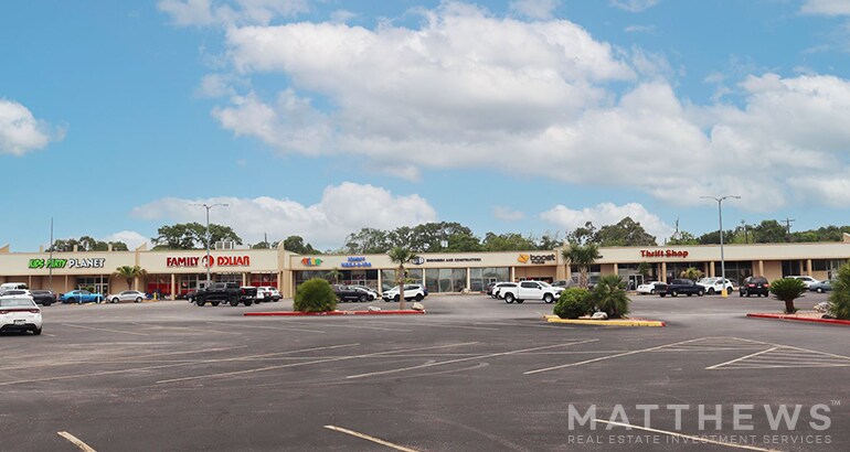 410-480 Plantation Dr, Lake Jackson, TX à louer Photo de l’immeuble– Image 1 sur 4
