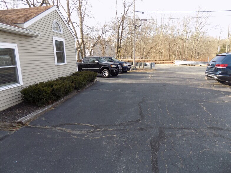 396 Winthrop St, Taunton, MA à vendre - Photo de l’immeuble – Image 2 sur 18