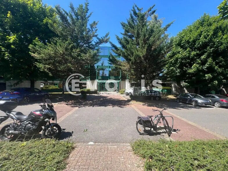 Bureau dans Rosny-sous-Bois à vendre - Photo de l’immeuble – Image 3 sur 16
