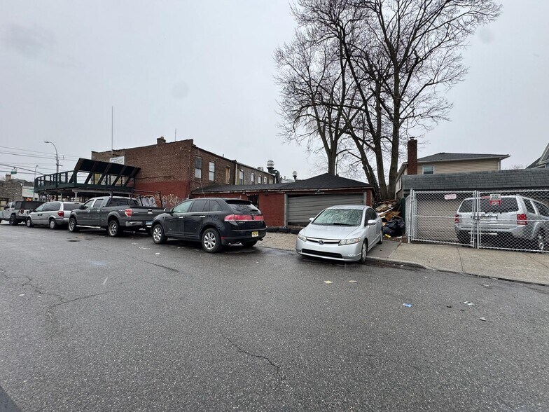 198-09 Jamaica Ave, Hollis, NY à vendre - Photo de l’immeuble – Image 3 sur 3