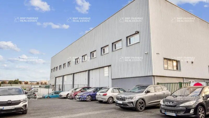 Local d’activités dans Brétigny-sur-Orge à louer - Photo de l’immeuble – Image 2 sur 14