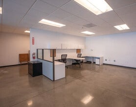 3170-3172 Nasa St, Brea, CA à louer Photo intérieure– Image 2 sur 11