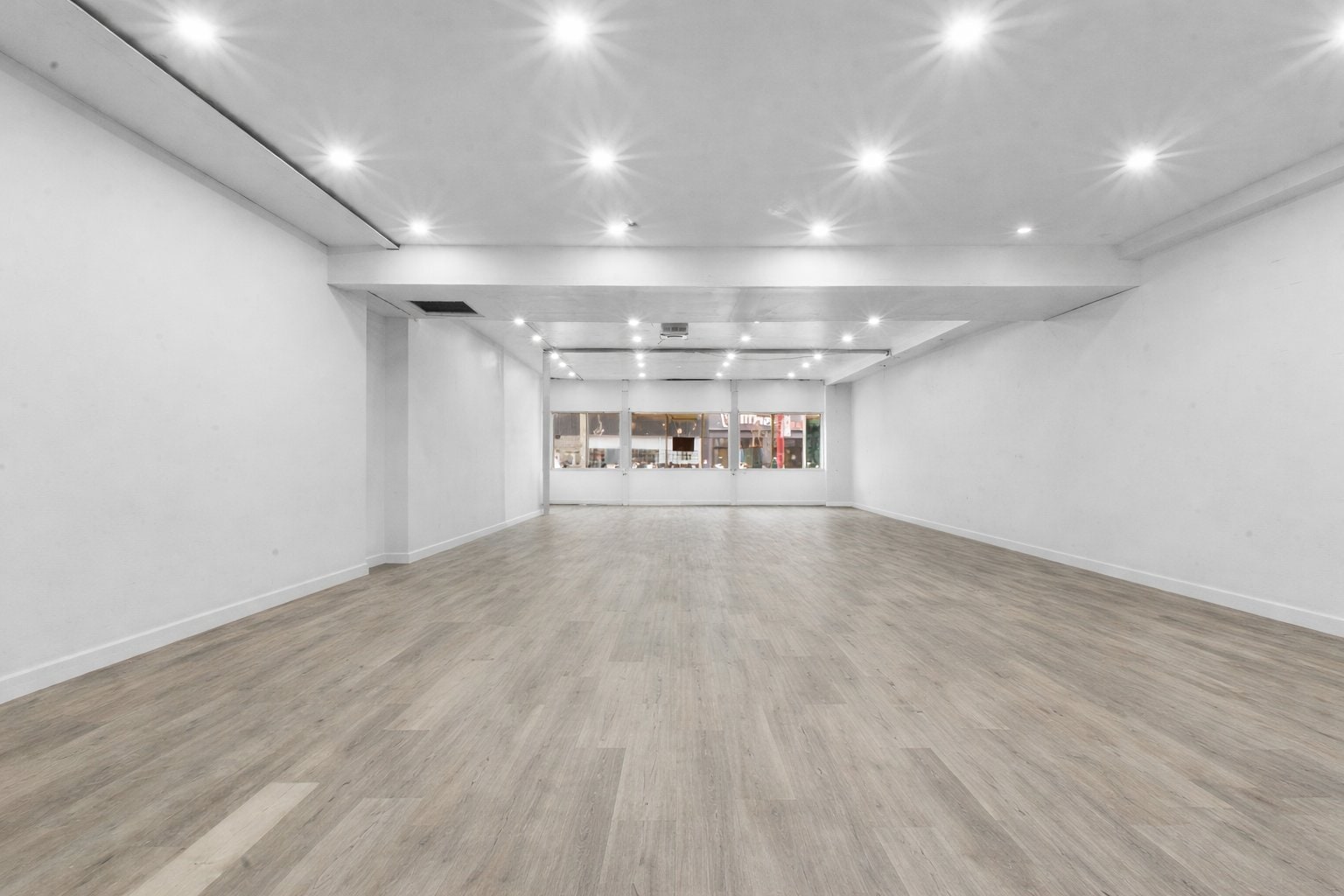 845-865 St Notre-Dame O, Montréal, QC à louer Photo intérieure– Image 1 sur 1