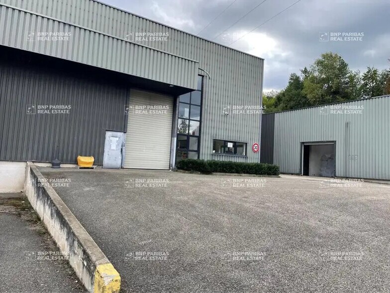 Industriel/Logistique dans Saint-Étienne à vendre - Photo de l’immeuble – Image 2 sur 13