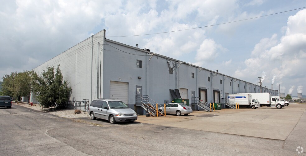 4200 1st Ave, Nitro, WV à vendre - Photo de l’immeuble – Image 2 sur 9
