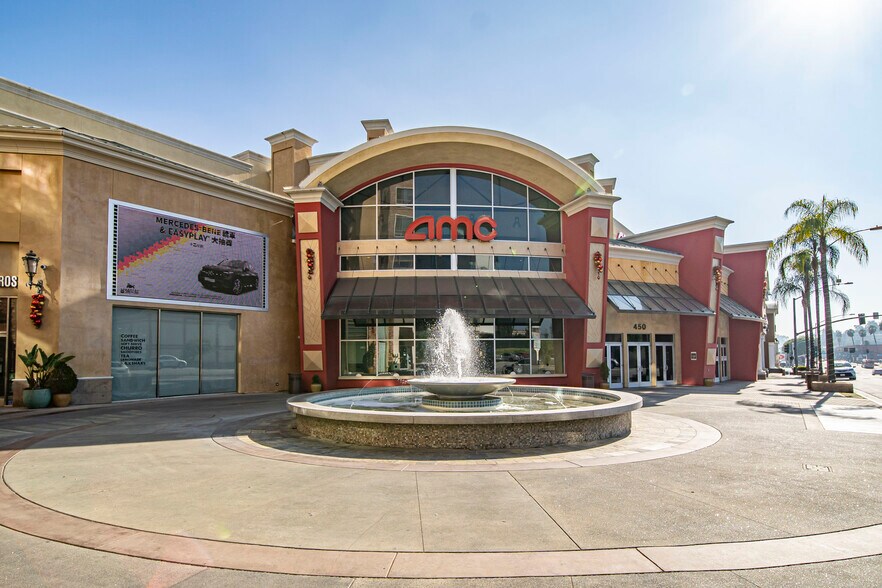 580 N Atlantic Blvd, Monterey Park, CA à louer - Photo de l’immeuble – Image 2 sur 119