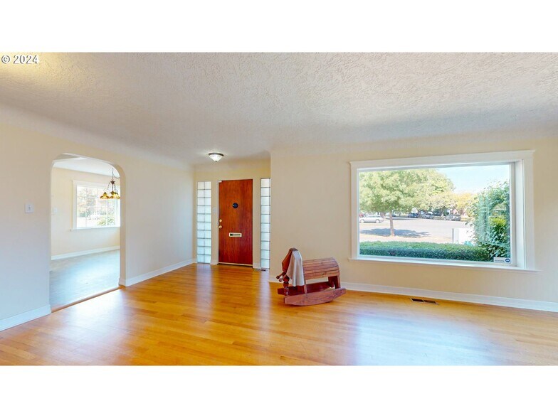 905 Broadway St, Longview, WA à vendre - Photo de l’immeuble – Image 2 sur 25