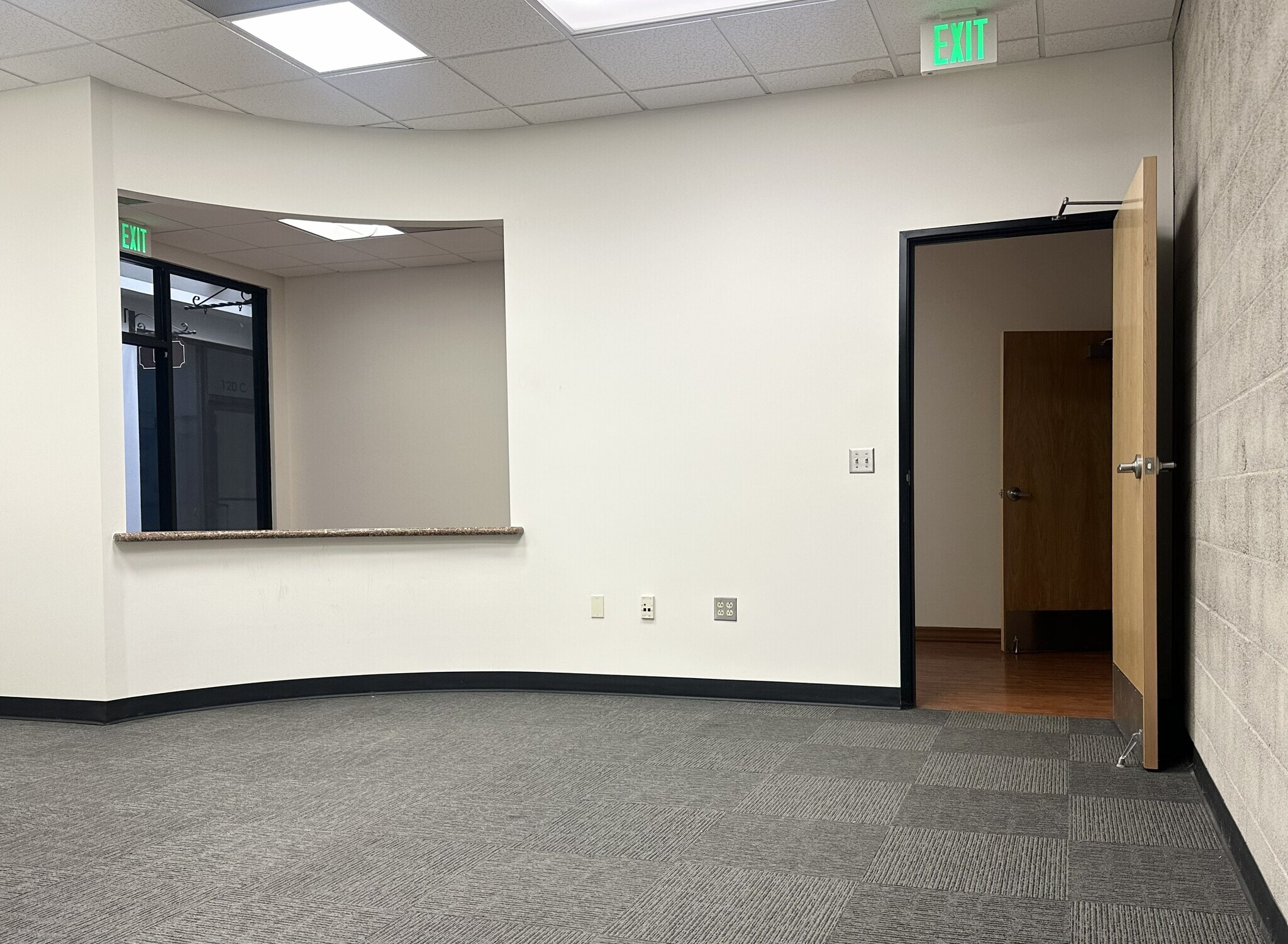 120 N Maclay Ave, San Fernando, CA à louer Photo principale– Image 1 sur 7