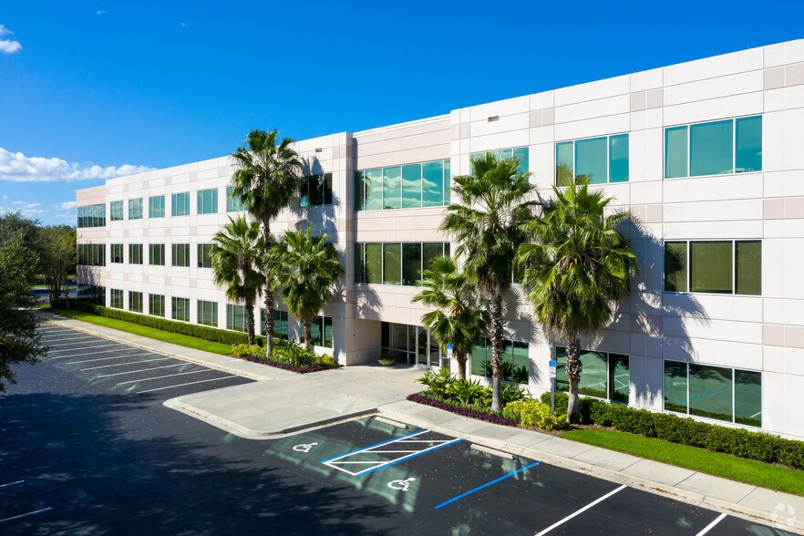11486 Corporate Blvd, Orlando, FL à louer - Photo de l’immeuble – Image 1 sur 9