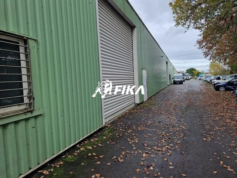 Local d'activités dans Fronton à vendre - Photo de l’immeuble – Image 2 sur 12
