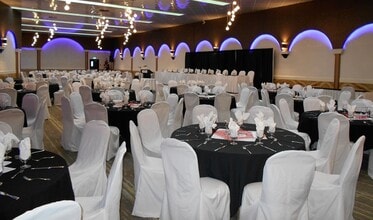 4311 49 Ave, Red Deer, AB à louer Photo intérieure– Image 1 sur 1