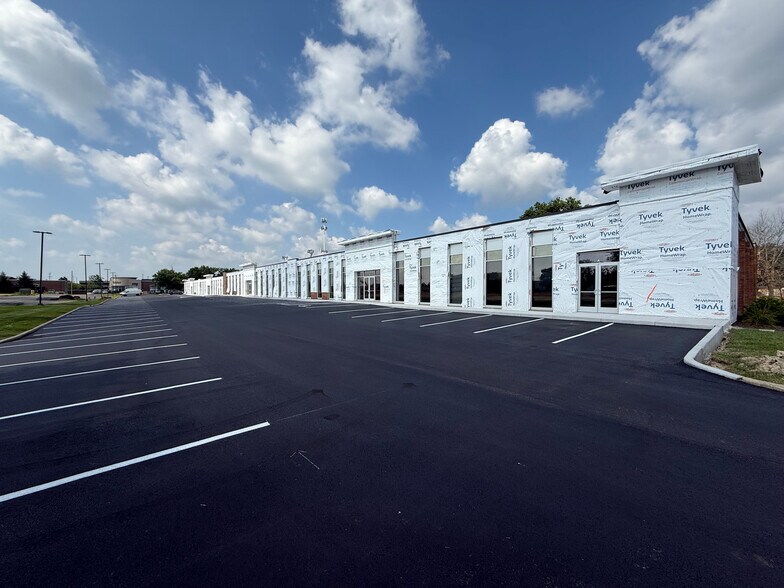 11325 Reed Hartman Hwy, Blue Ash, OH à louer - Photo de l’immeuble – Image 2 sur 2