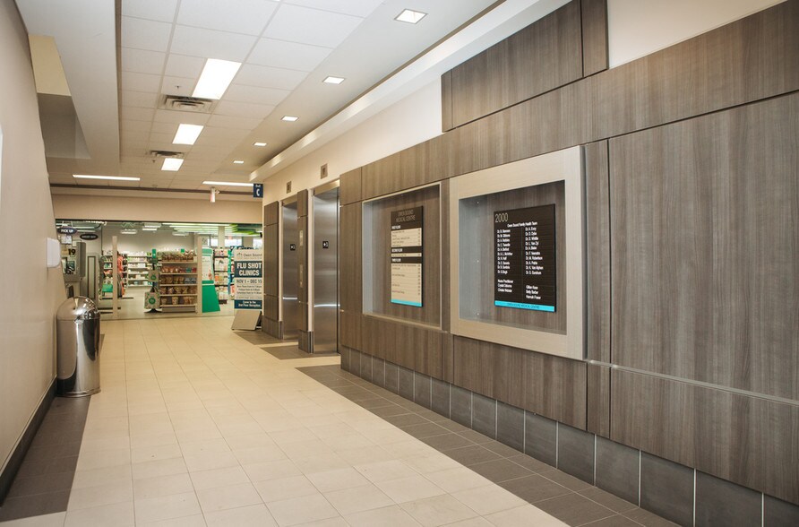 1415 1st Ave W, Owen Sound, ON à louer - Hall d’entrée – Image 3 sur 8