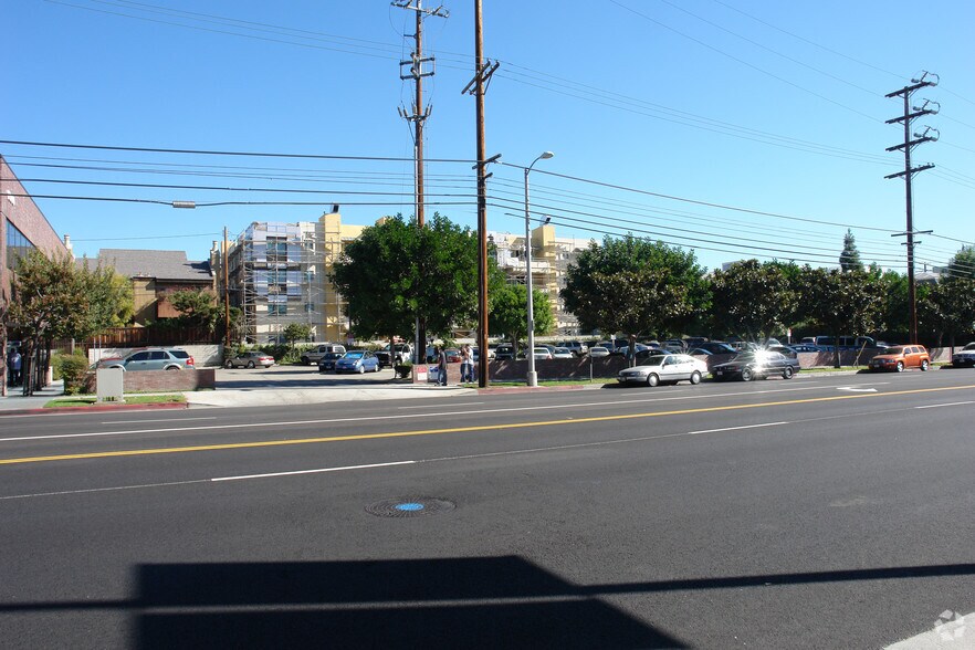 1500 S Sepulveda Blvd, Los Angeles, CA à louer - Photo de l’immeuble – Image 2 sur 6