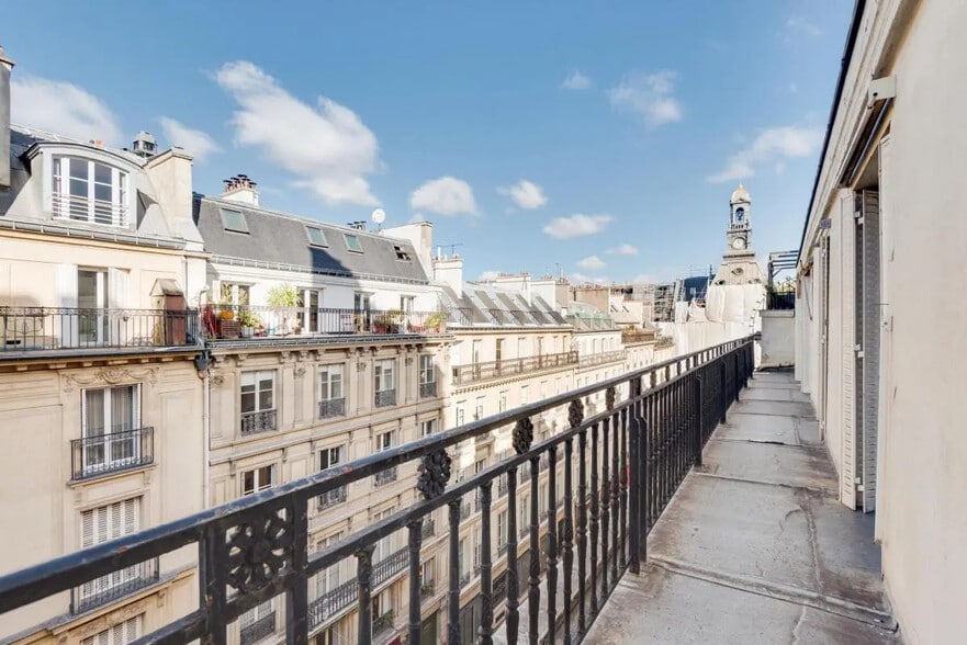 6 Rue Rougemont, Paris à louer - Photo de l’immeuble – Image 2 sur 14