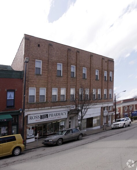 108-110 Grant Ave, Vandergrift, PA à vendre - Photo de l’immeuble – Image 2 sur 2