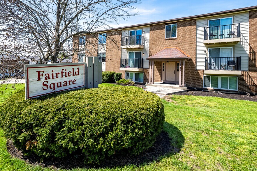 Fairfield Square portefeuille de 2 biens à vendre sur LoopNet.fr - Photo principale – Image 1 sur 13