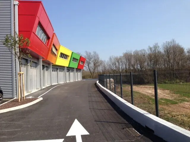 Industriel/Logistique dans ROQUEBRUNE-SUR-ARGENS à vendre - Photo de l’immeuble – Image 3 sur 7