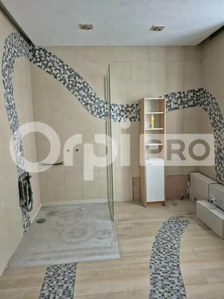 Local d'activités dans Épernay à vendre - Photo intérieure – Image 3 sur 8