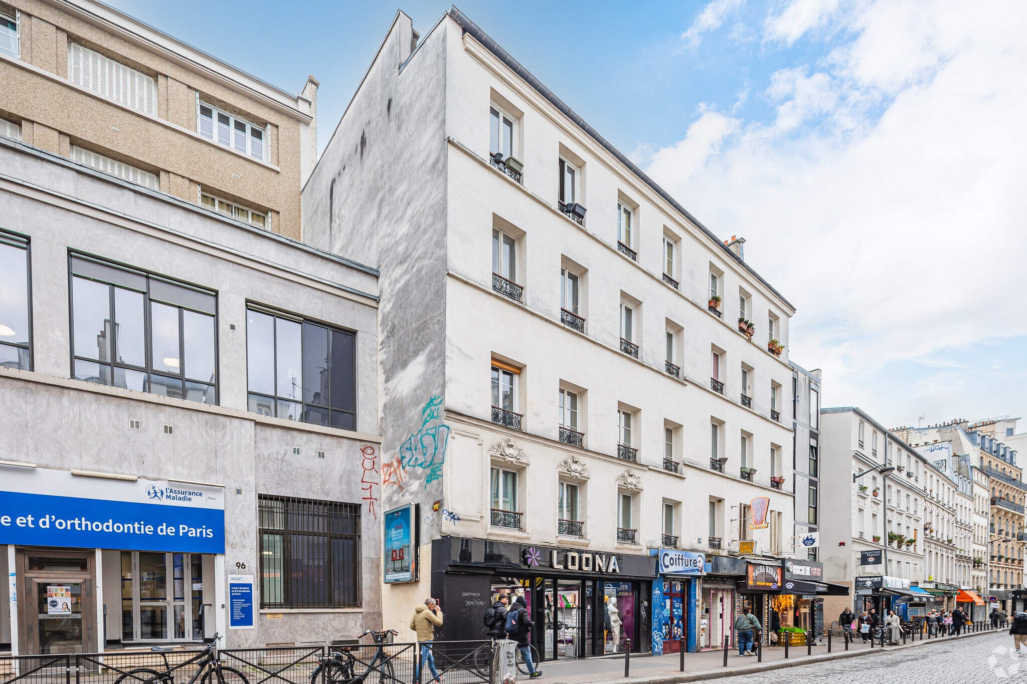 Immeuble residentiel dans Paris à vendre Photo principale– Image 1 sur 3