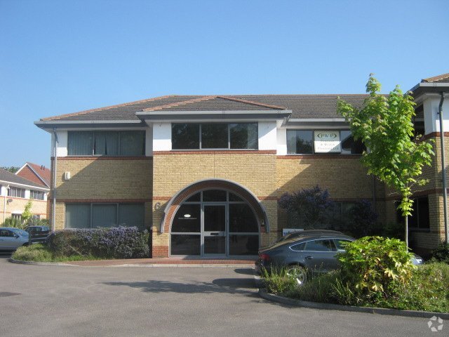 Swan Ln, Sandhurst à louer - Photo de l’immeuble – Image 2 sur 8