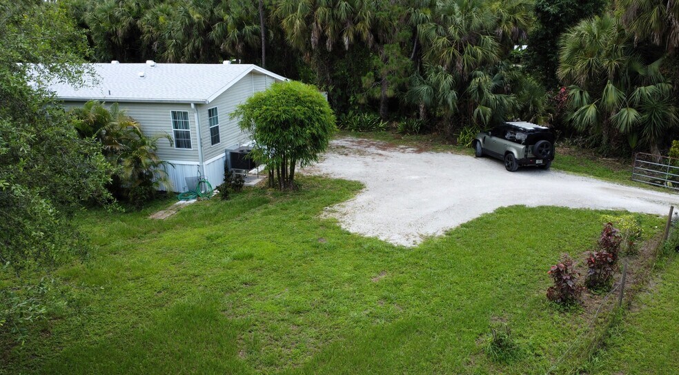 960 Mingo Dr, Naples, FL à louer - Photo de l’immeuble – Image 2 sur 5