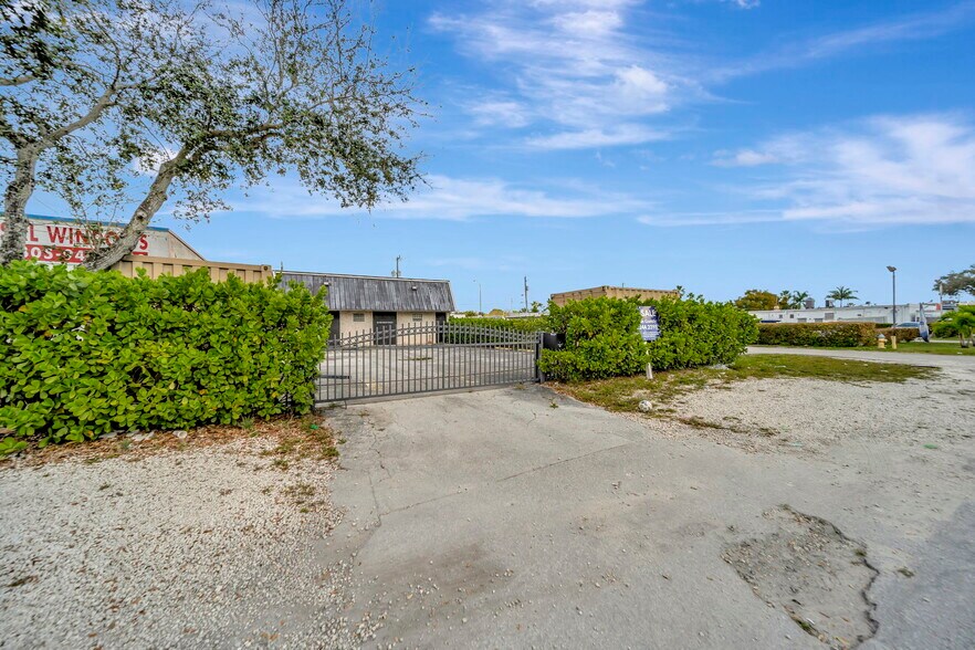 67 NW 166th St, North Miami Beach, FL à vendre - Photo principale – Image 1 sur 32