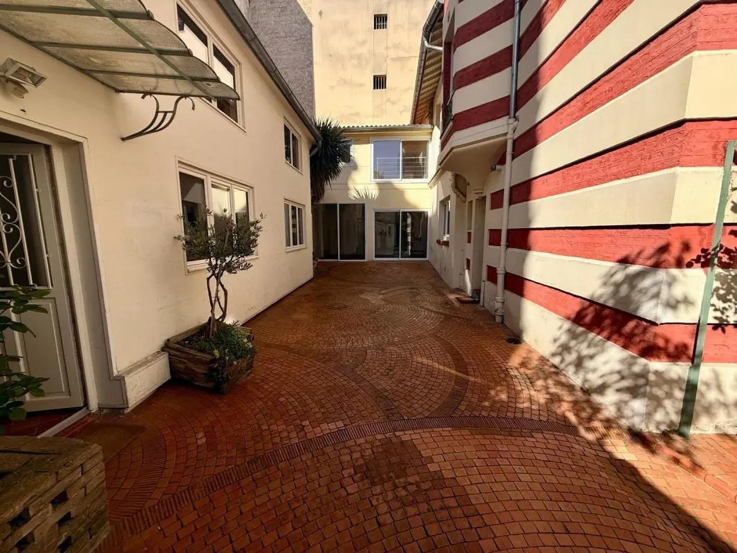 Rue Larrey, Paris à louer Photo de l’immeuble– Image 1 sur 12