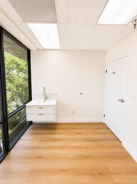 2183 Fairview Rd, Costa Mesa, CA à louer Photo intérieure– Image 1 sur 4