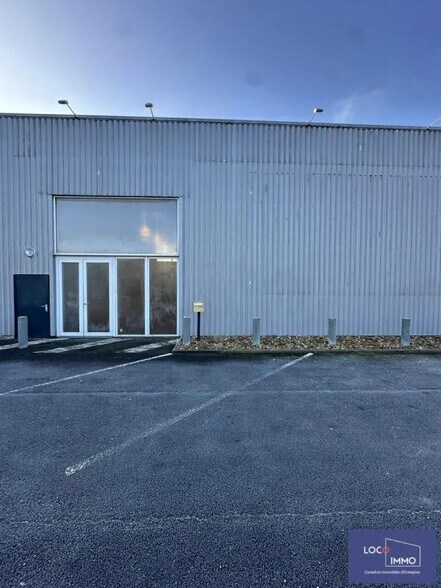 Local d’activités dans Yvrac à louer - Photo de l’immeuble – Image 3 sur 12