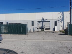 21130-21132 Superior St, Chatsworth, CA à louer Photo intérieure– Image 1 sur 2