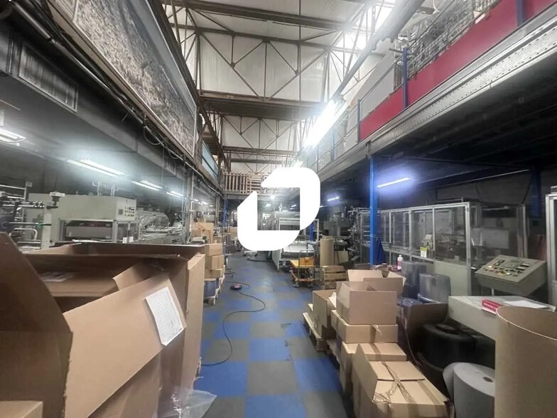 Local d'activités dans Noisy-le-Sec à vendre - Photo de l’immeuble – Image 3 sur 4