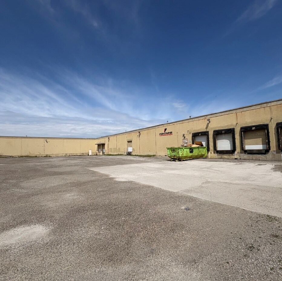 6500 E Davison St E, Hamtramck, MI à louer Photo de l’immeuble– Image 1 sur 10