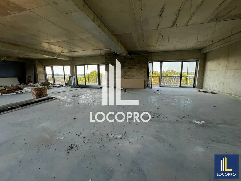 Bureau dans Avignon à louer - Photo de l’immeuble – Image 3 sur 6