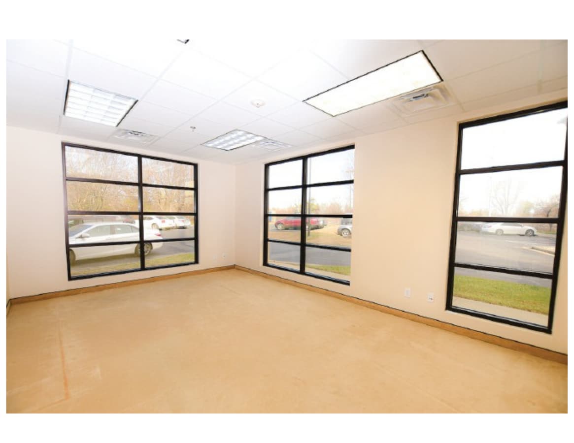 1021 Majestic Dr, Lexington, KY 40513 - Lot 150+180 -  - Photo intérieure - Image 1 of 4