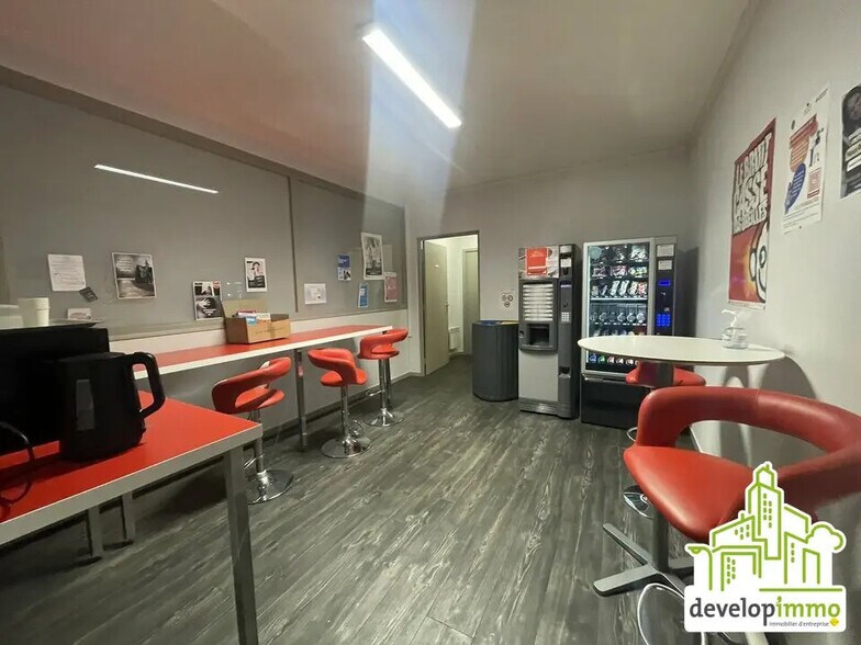 Bureau dans Mondeville à louer - Photo de l’immeuble – Image 2 sur 4