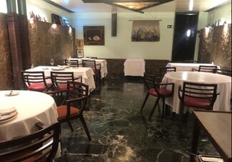 Plus de détails pour Local commercial à louer